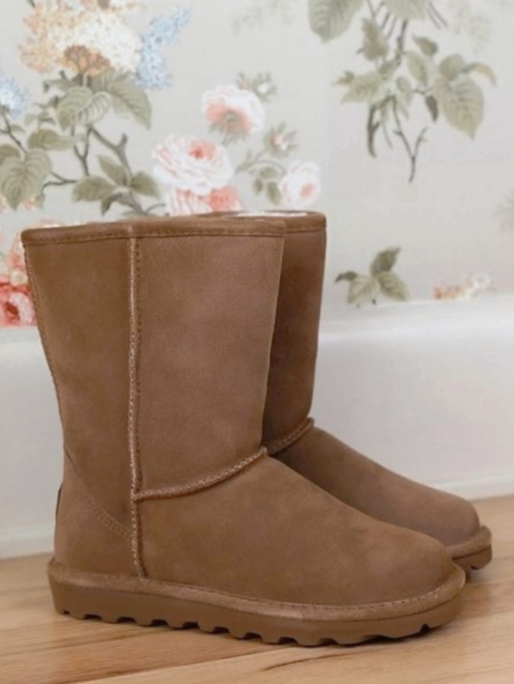 Bearpaw Elle Short Boots Classic Chestnut Suede & Shearling/Sherpa Lined | Sz 9